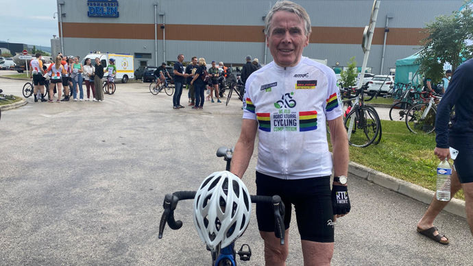 Hennie Kuiper a parcouru les 50 km de la course Premium avec le maillot offert la veille.