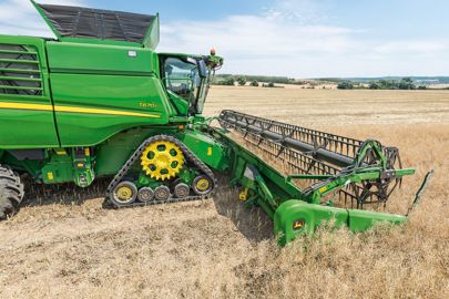 Moissonneuses-batteuses JOHN DEERE T 560