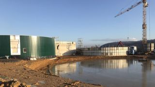 L'unité de méthanisation Valbioénergie devrait entrer en fonctionnement en avril et l'injection de gaz débuter cet été. L'unité de méthanisation Valbioénergie devrait entrer en fonctionnement en avril et l'injection de gaz débuter cet été.