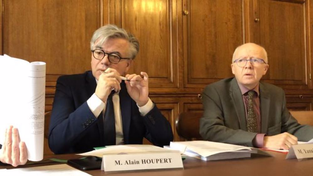 Les sénateurs Alain Houpert et Yannick Botrel ont présenté leur rapport sur le financement de l'agriculture biologique, le 5 février.
