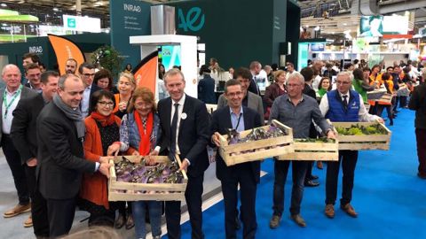 Chaîne du don organisée par Solaal au salon de l'agriculture, en présence de Guillaume Garot.